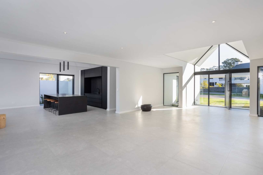 5 Bedroom Property for Sale in Val De Vie Estate Western Cape